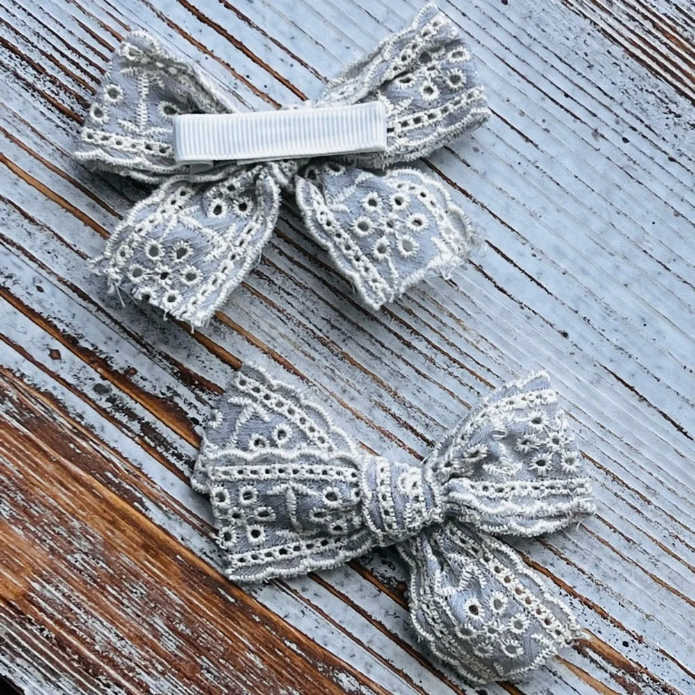 Carolina eyelet hand Tie Hair Bows for kids